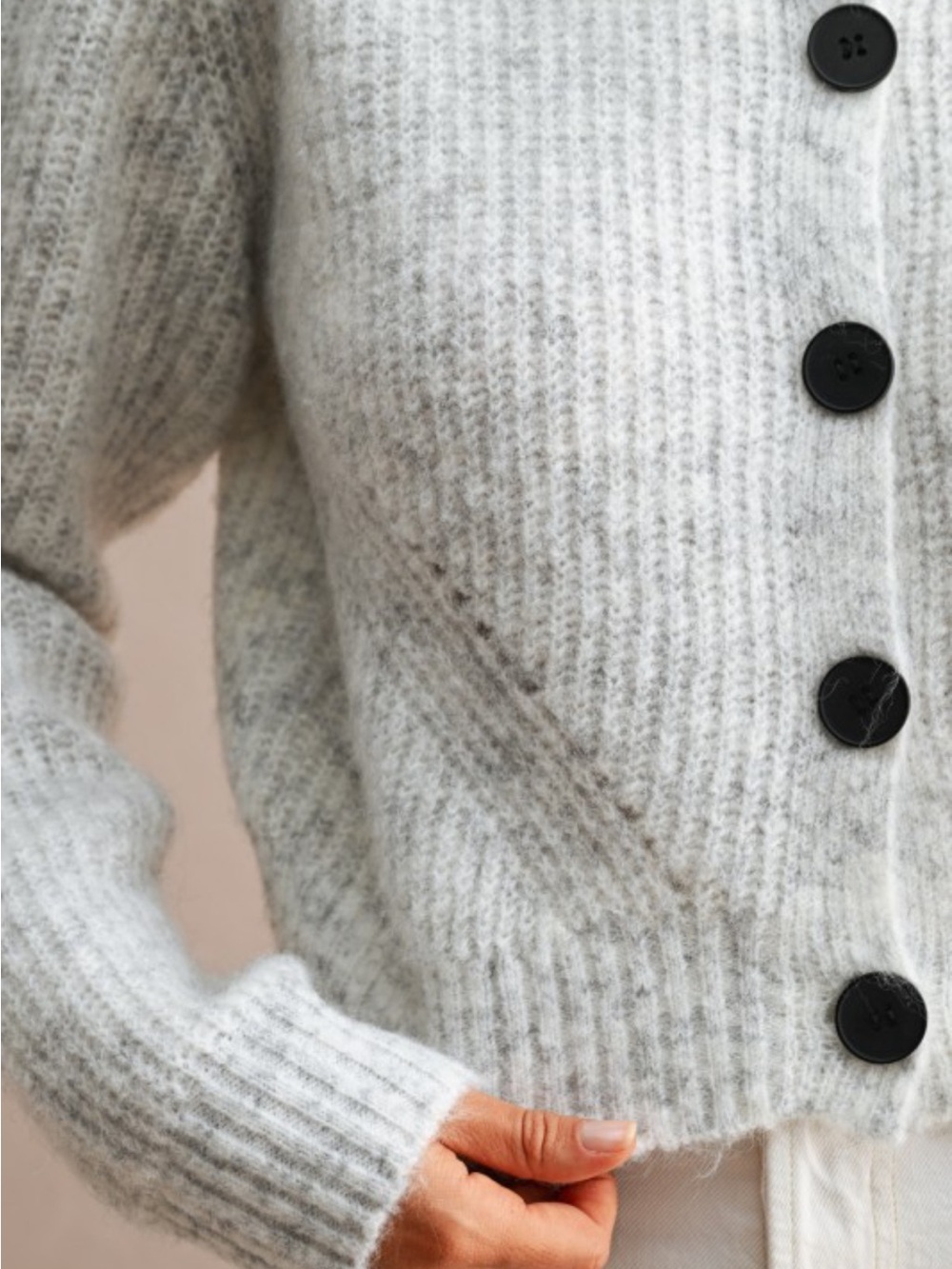 🆕🤍MABLE ALYSSA CARDIGAN - Picture 4 of 4